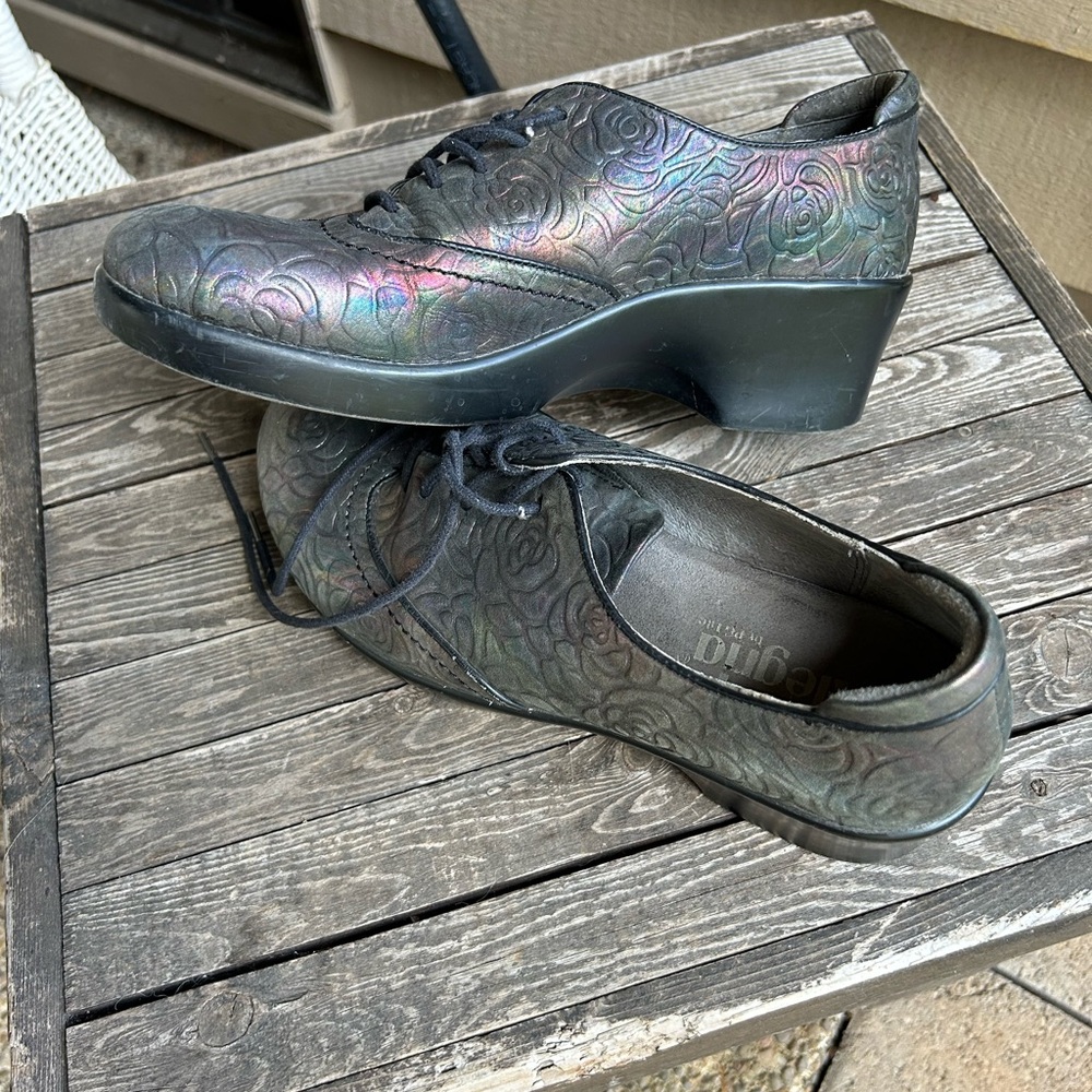 Alegria Women's embossed Platform Shoes - Iridescent glow - Picture 7 of 7